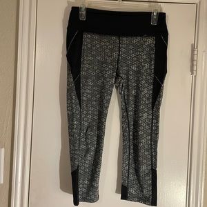 Athleta capri leggings, size S
